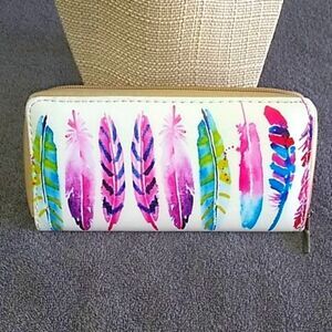 Womens NWOT No Label Feather Themed Wallet